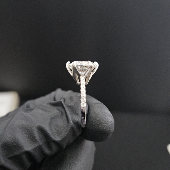 5ct Moissanite Ring with CZ - Picture 2 of 4